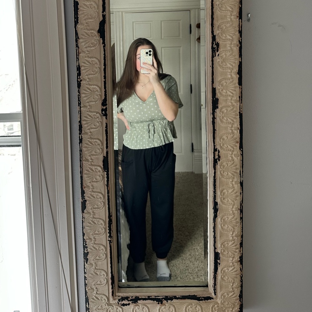 green patterned blouse - Picture 4 of 4